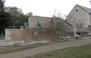 Réalisation d’enduit à pierres vues